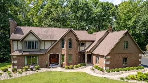 10143 Woodland Ct, Terre Haute, IN 47802
