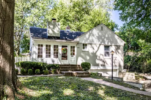 6252 Kingsley Dr, Indianapolis, IN 46220