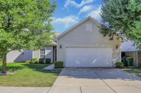 1052 Lichfield Ln, Westfield, IN 46074