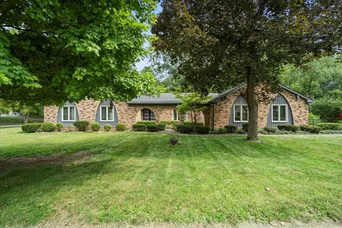 2001 Pin Oak Ct, Indianapolis, IN 46260