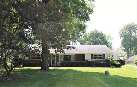 33 Tweedy Ln, Anderson, IN 46012