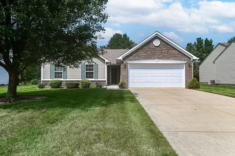 4698 W Stonehaven Ln, New Palestine, IN 46163