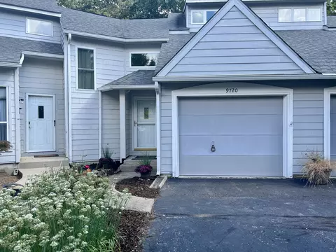 9720 S Bay Pointe Ln, Bloomington, IN 47401