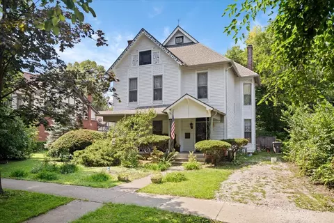 814 E Woodruff Place East Dr, Indianapolis, IN 46201