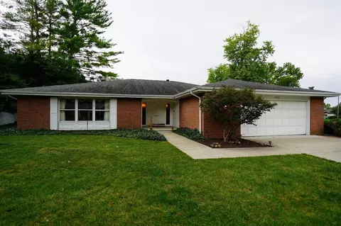 3609 Lantern Ln, Columbus, IN 47203
