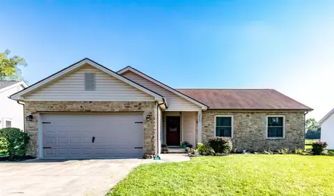 3867 Bonaventure Dr, Columbus, IN 47203