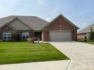 2822 Stones Bay Dr, Greenwood, IN 46143