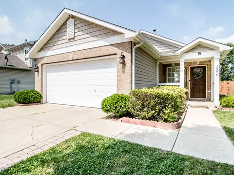 2570 Lakecrest Dr, Columbus, IN 47201
