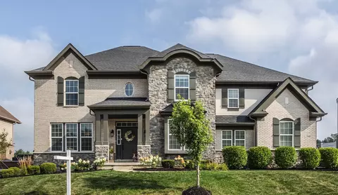 3948 Bear Creek Way, Zionsville, IN 46077