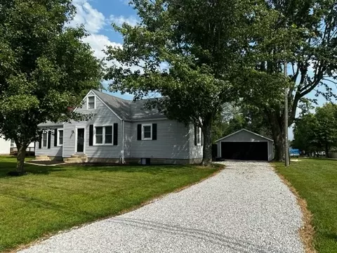 2811 E County Ave, Seymour, IN 47274
