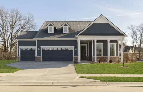 10427 Iron Pointe Dr, Fishers, IN 46037
