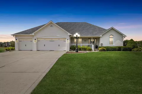3362 S Applegate Dr, New Palestine, IN 46163