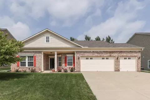 2938 Heirloom Ln, Greenwood, IN 46143