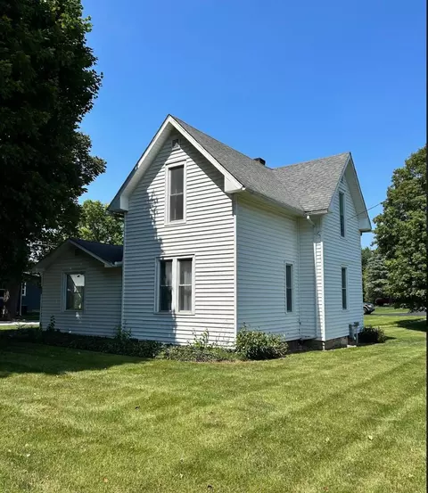 402 E Main St, Spiceland, IN 47385