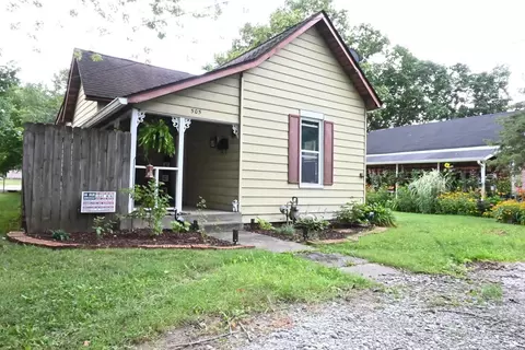 505 W Taylor St, Pendleton, IN 46064 photo 2