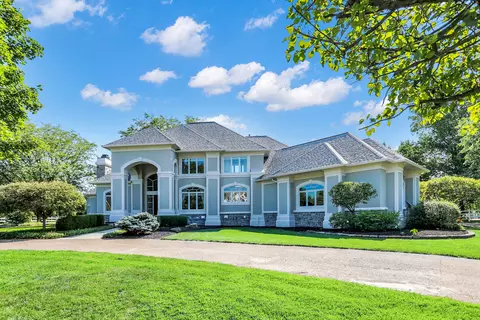 15909 Oak Park Ct, Westfield, IN 46074
