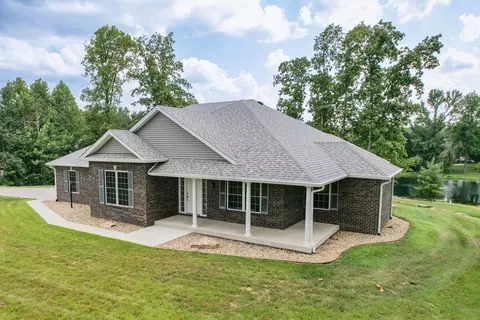 705 S Bay, North Vernon, IN 47265
