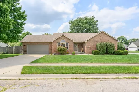 2898 Fox Ridge Cir, Columbus, IN 47203