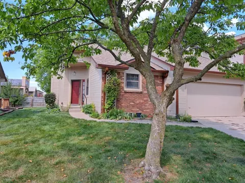 486 Van Camp Sq, Greenwood, IN 46143