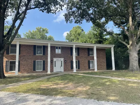 3236 Sycamore Ct, Columbus, IN 47203