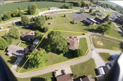 8939 W Hilltop Ln, Elwood, IN 46036