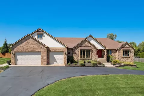 520 Creekside Dr, Franklin, IN 46131