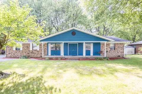 2236 Country Club Rd, Indianapolis, IN 46234