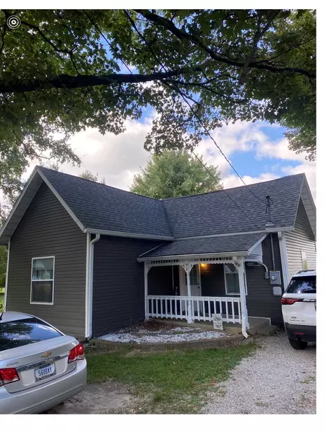 92 E Walnut St, Fountaintown, IN 46130