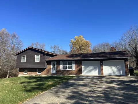 612 E Carr St, Milan, IN 47031