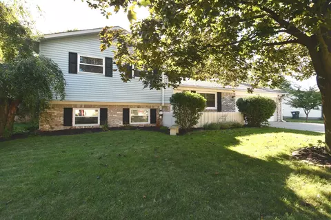 1185 Apple Valley Rd, Greenwood, IN 46142