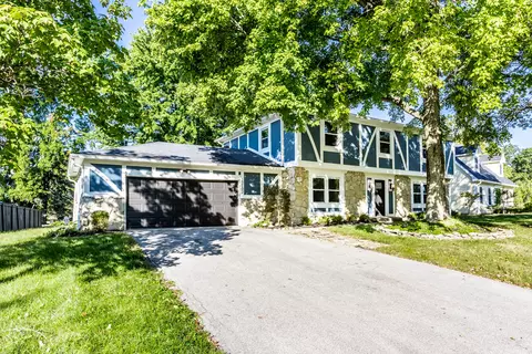 12102 Somerset Way E, Carmel, IN 46033
