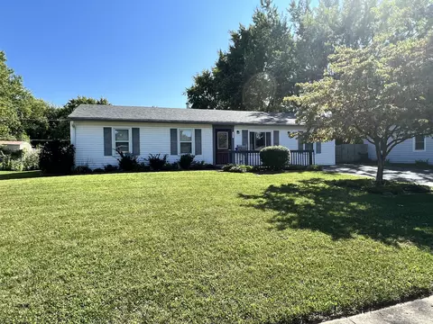 231 Southlane Dr, Whiteland, IN 46184