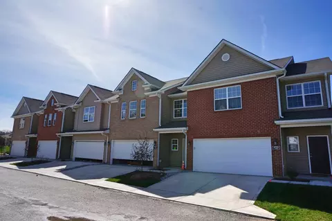 9725 Thorne Cliff Way #102, Fishers, IN 46037