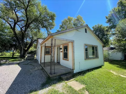517 Della Rd, Columbus, IN 47203