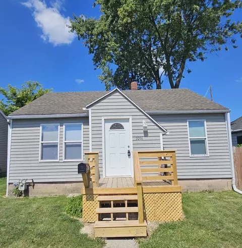 2216 W 7th St, Muncie, IN 47302