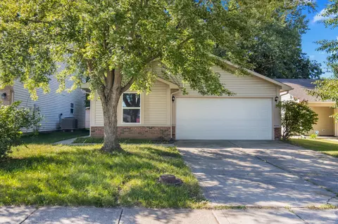 7011 Moon Ct, Indianapolis, IN 46241