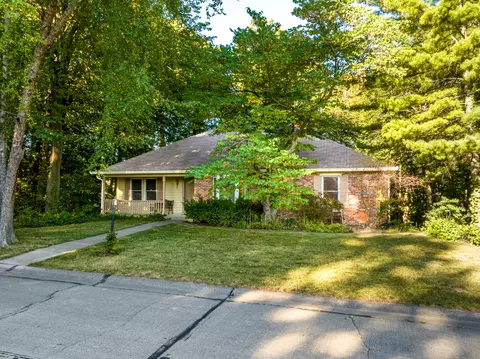 8207 Oil Creek Ct, Indianapolis, IN 46268
