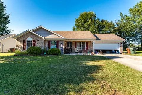 624 E Main Street Cir, Crothersville, IN 47229