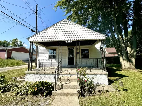 216 W 6th St, Rushville, IN 46173