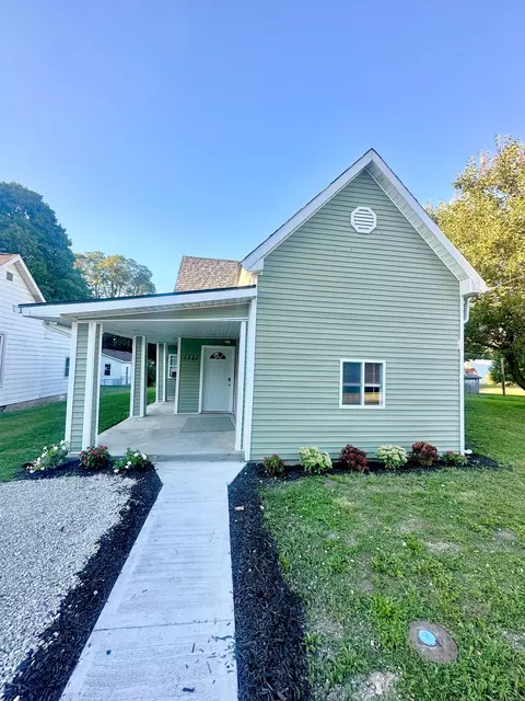 1332 E Gilbert St, Muncie, IN 47305