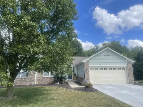 925 Harvest Ridge Dr, Avon, IN 46123