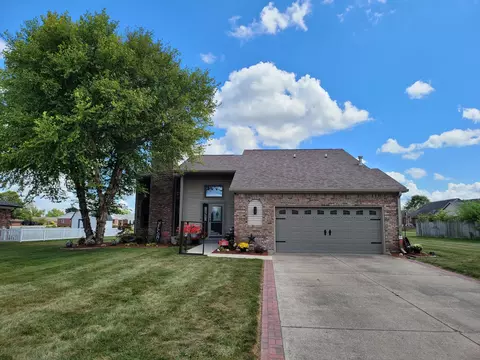 2412 Theobald St, Shelbyville, IN 46176