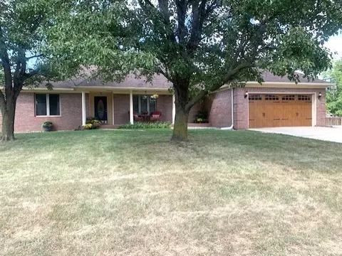 5320 E Spring Dr, Columbus, IN 47201 photo 2