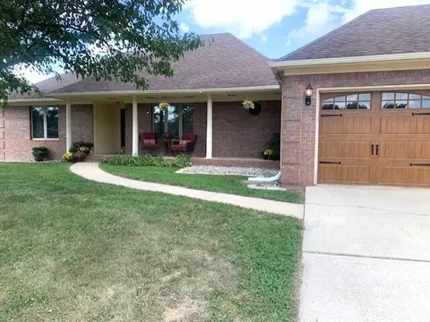 5320 E Spring Dr, Columbus, IN 47201