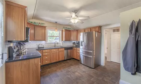 301 Pearl St, Pendleton, IN 46064 photo 13