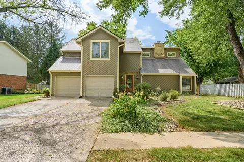 1053 Goldfinch Rd, Columbus, IN 47203