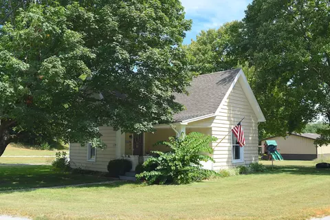 313 S Nebraska St, North Salem, IN 46165