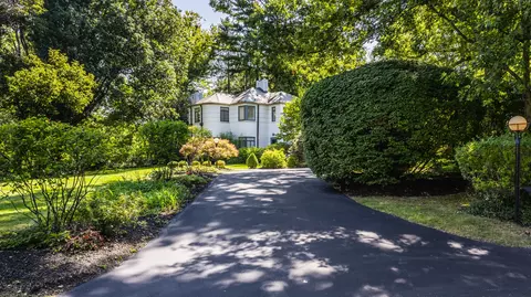 7975 Hillcrest Rd, Indianapolis, IN 46240