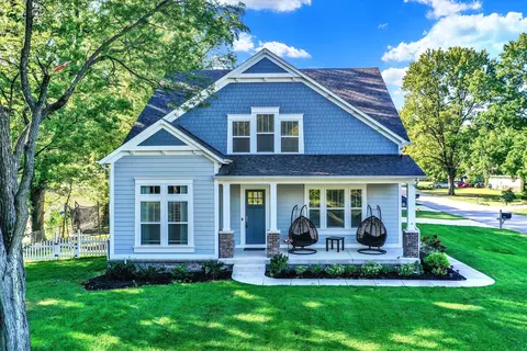 811 Pawnee Rd, Carmel, IN 46032