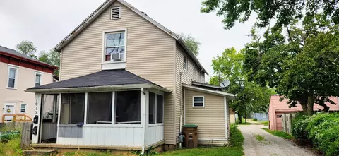 1012 8th St, Columbus, IN 47201